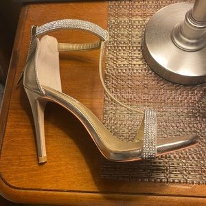 Beautiful Steve Madden heels Size 7.5.